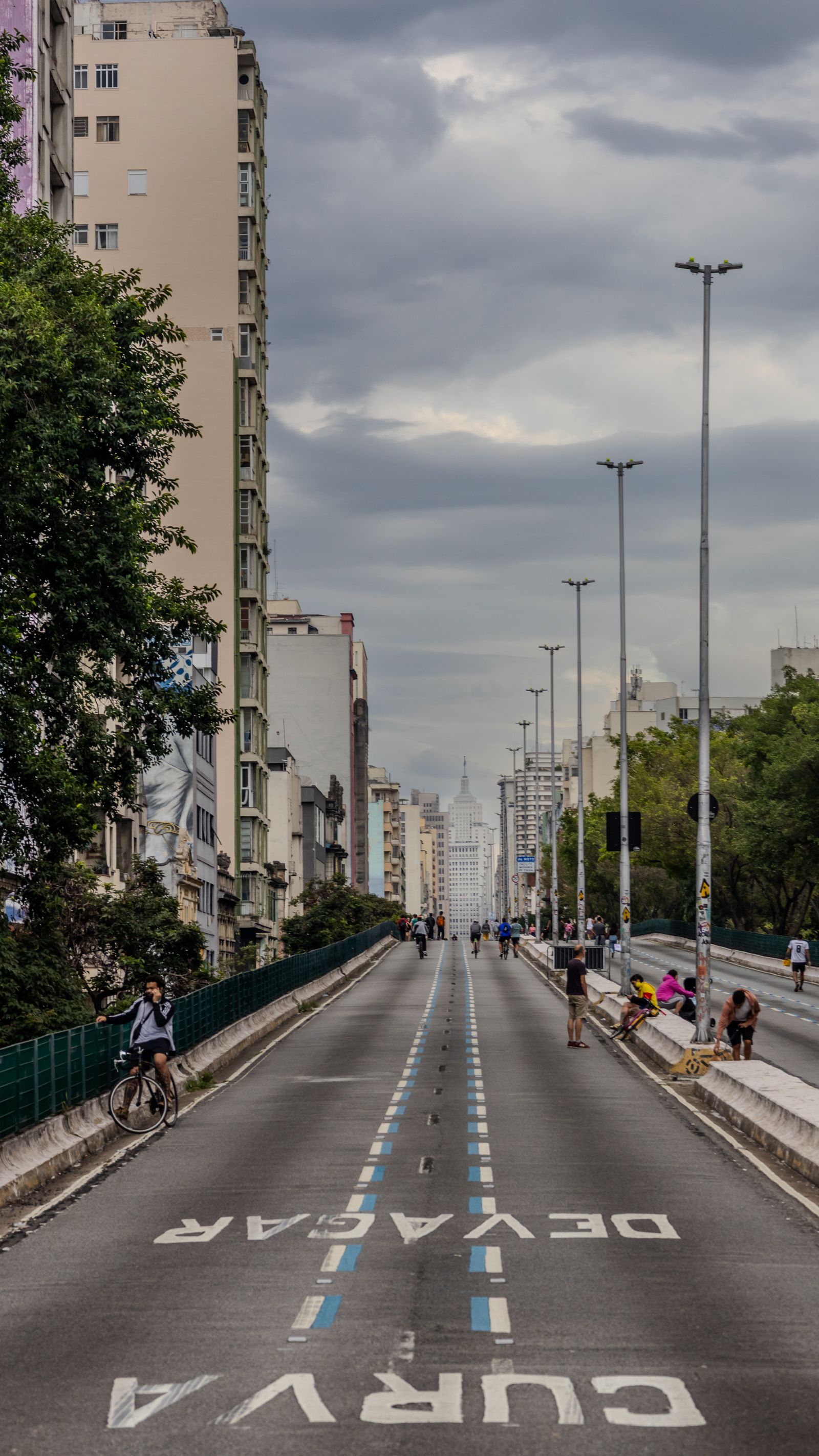 Pavimentação de acessos e pátios